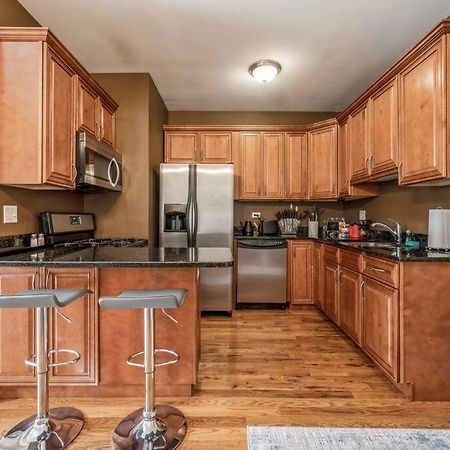 Lovely 2 Bed 3 Miles From Dt W Free Parking شيكاغو المظهر الخارجي الصورة