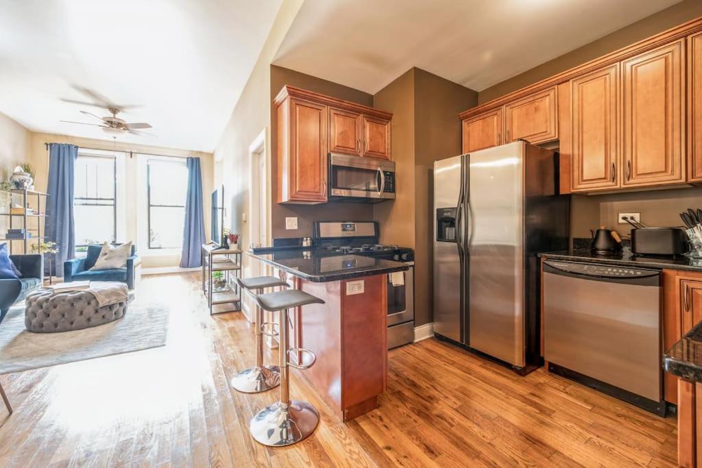 Lovely 2 Bed 3 Miles From Dt W Free Parking شيكاغو المظهر الخارجي الصورة